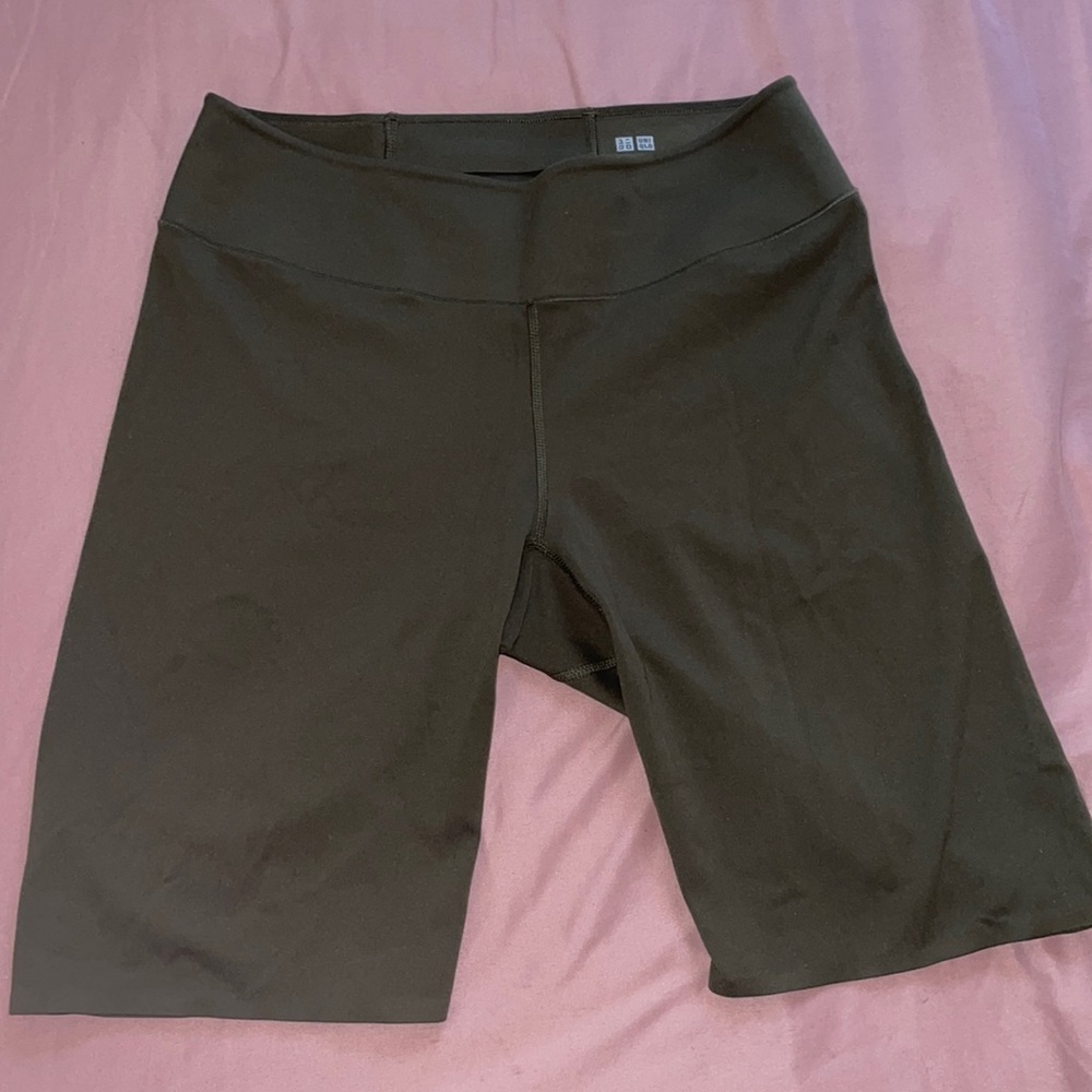 Uniqlo olive green biker shorts